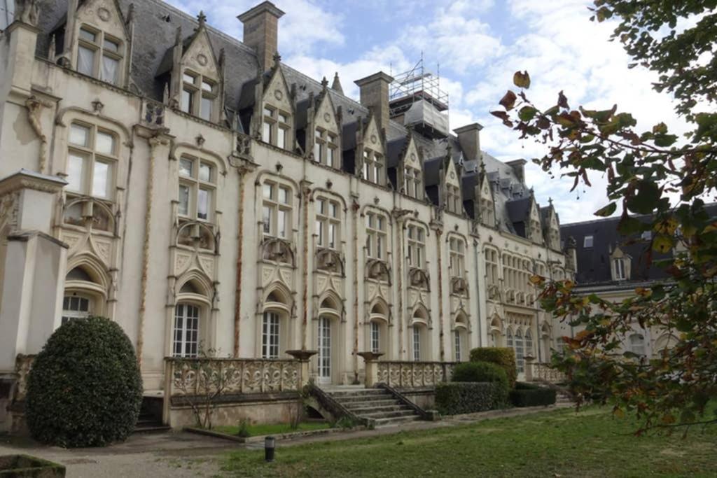 Charmant Studio Au Calme Tout Confort Dans Chateau Neo Gothique Proche Zenith Comet Orleans Parking Voiture Gratuit Wifi Haut Debit Rue Des Montees 外观 照片