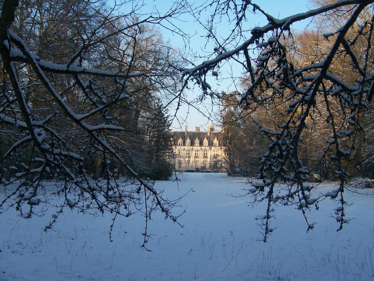 Charmant Studio Au Calme Tout Confort Dans Chateau Neo Gothique Proche Zenith Comet Orleans Parking Voiture Gratuit Wifi Haut Debit Rue Des Montees 外观 照片