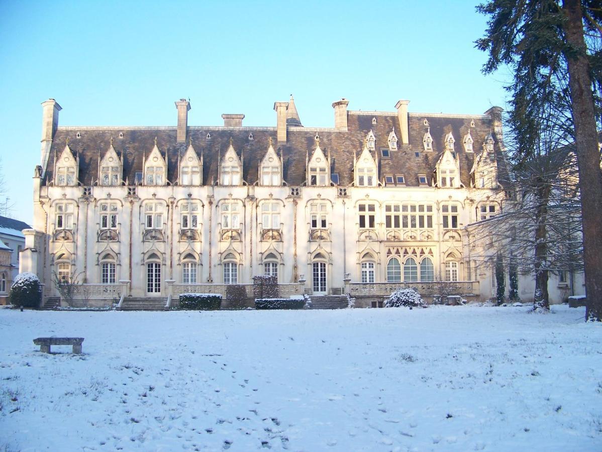 Charmant Studio Au Calme Tout Confort Dans Chateau Neo Gothique Proche Zenith Comet Orleans Parking Voiture Gratuit Wifi Haut Debit Rue Des Montees 外观 照片