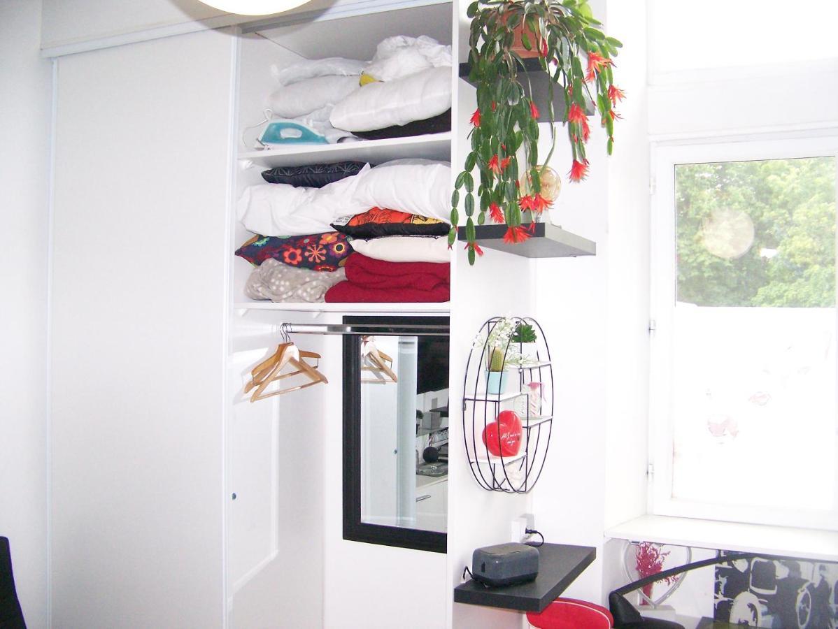 Charmant Studio Au Calme Tout Confort Dans Chateau Neo Gothique Proche Zenith Comet Orleans Parking Voiture Gratuit Wifi Haut Debit Rue Des Montees 外观 照片