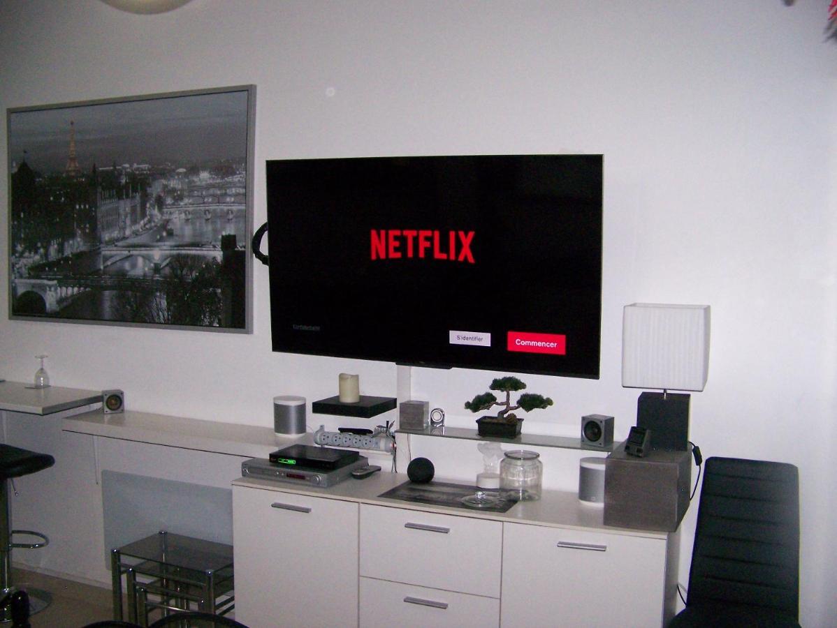 Charmant Studio Au Calme Tout Confort Dans Chateau Neo Gothique Proche Zenith Comet Orleans Parking Voiture Gratuit Wifi Haut Debit Rue Des Montees 外观 照片